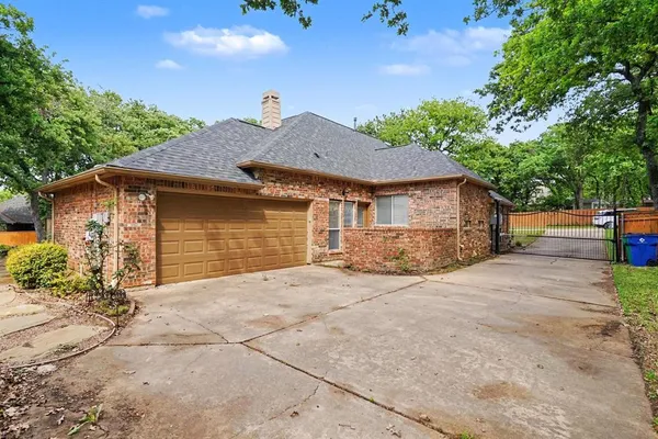 $385,000 | 1304 Pheasant Run, Crowley, TX 76036