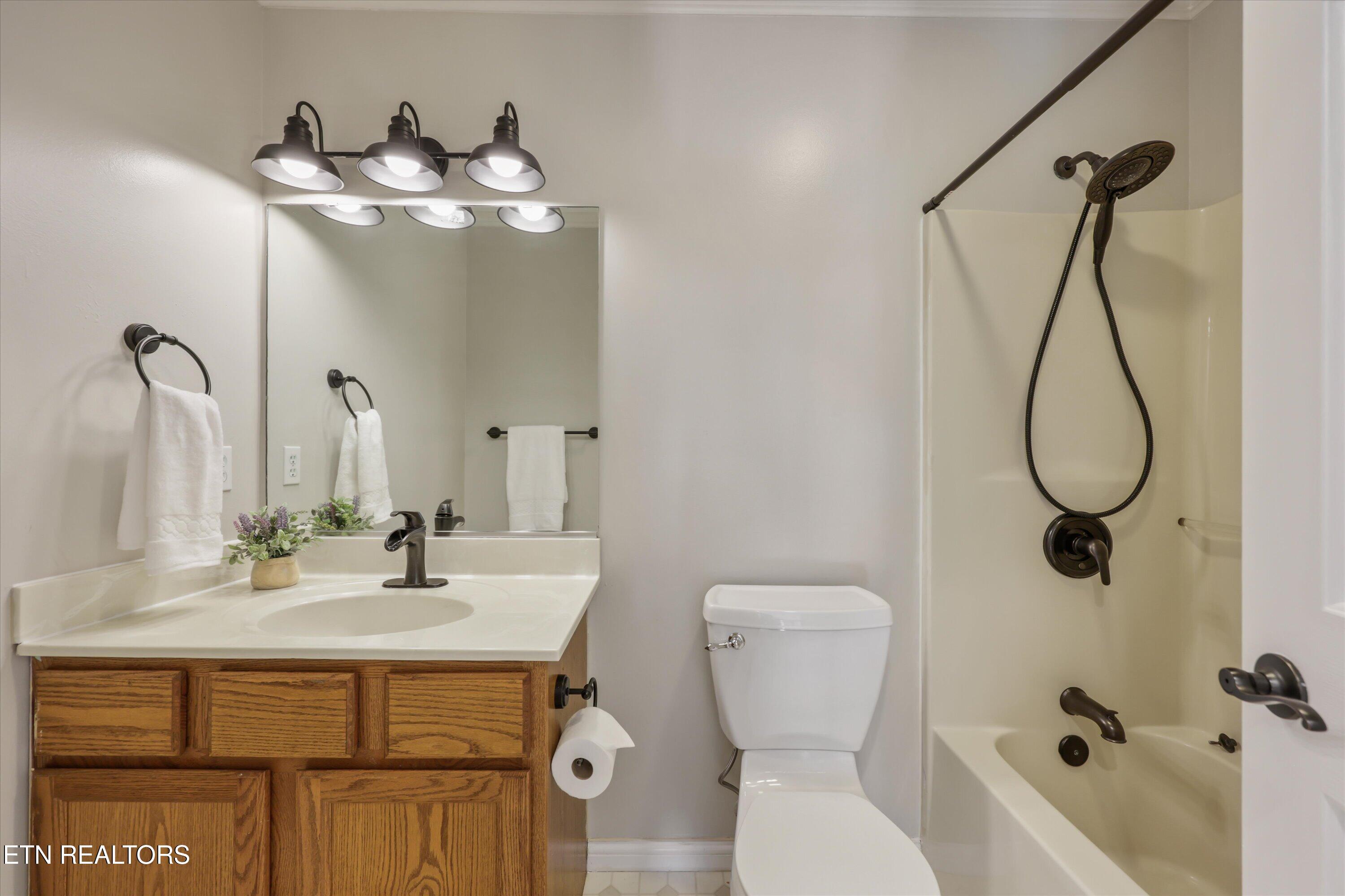 16 Radcliff Terrace Oak Ridge, TN 37830 - Photo 26 of 52 32-16 Radcliff Terrace037