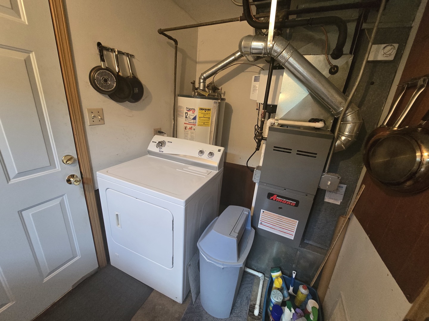 14431 Tripp Avenue Midlothian, IL 60445 - Photo 12 of 14 a utility room with dryer and washer