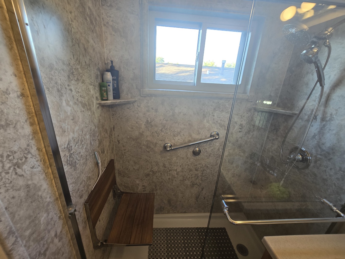 14431 Tripp Avenue Midlothian, IL 60445 - Photo 10 of 14 a bathroom with a shower