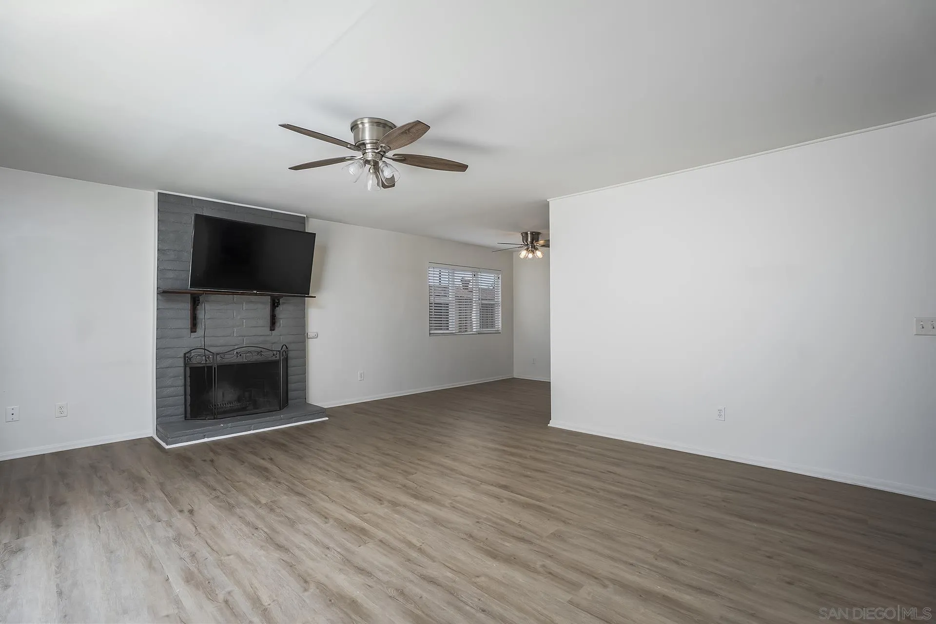 9767 Halberns Boulevard Santee, CA 92071 - Photo 5 of 53