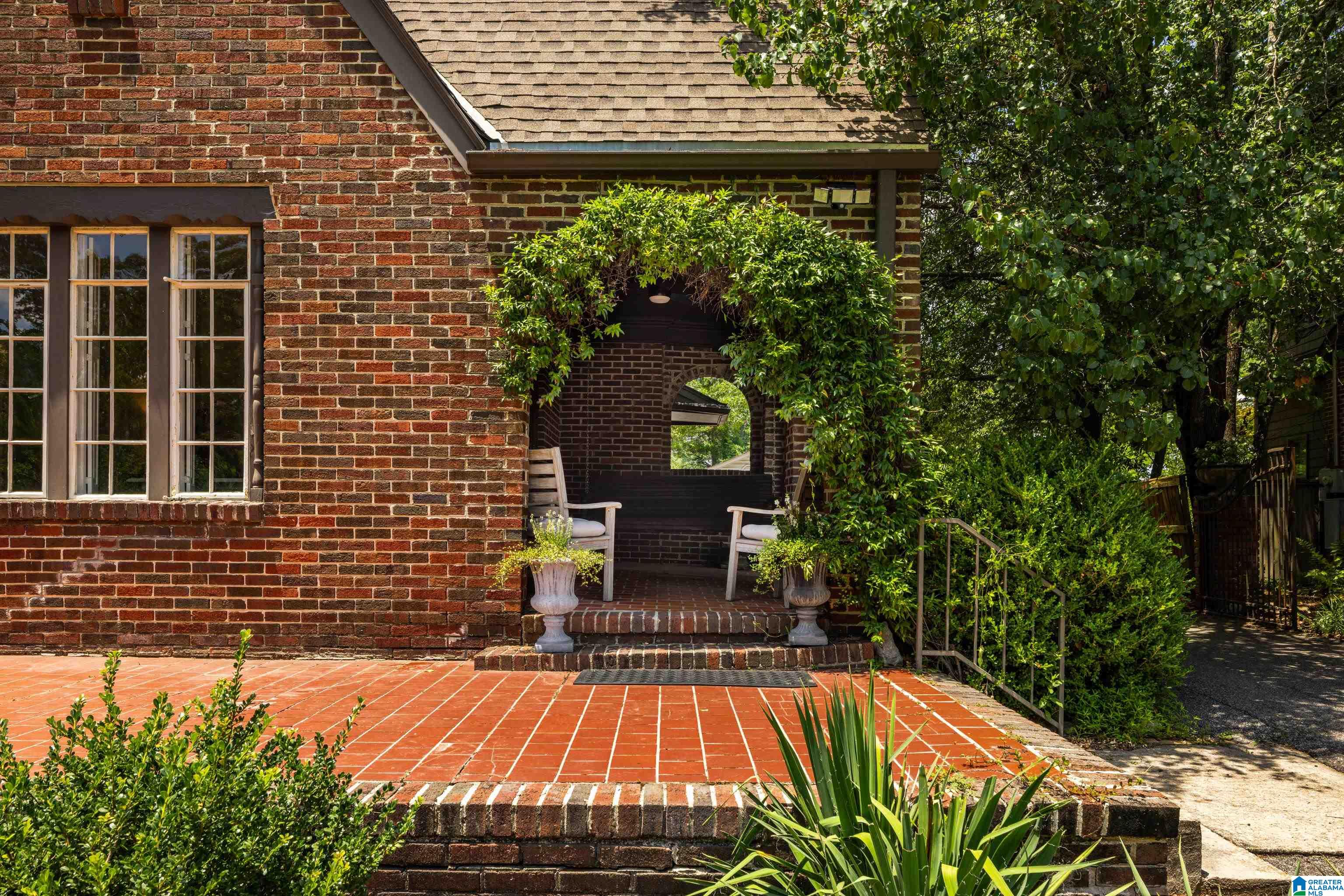 1812 Kensington Road Birmingham, AL 35209 - Photo 10 of 66 Gallery Image 10
