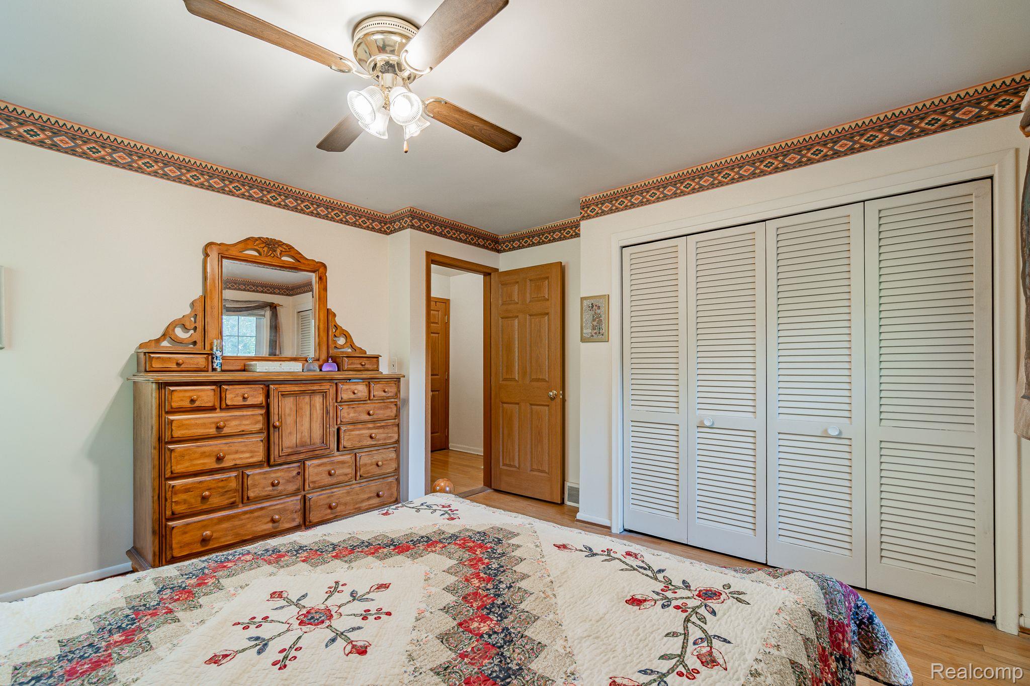 28012 Ridgebrook Road Farmington, MI 48334 - Photo 23 of 43 Gallery Image 23
