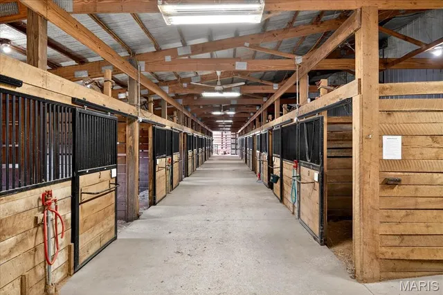 $1,999,000 | 28699 Roelker Road, Wright City, MO 63390