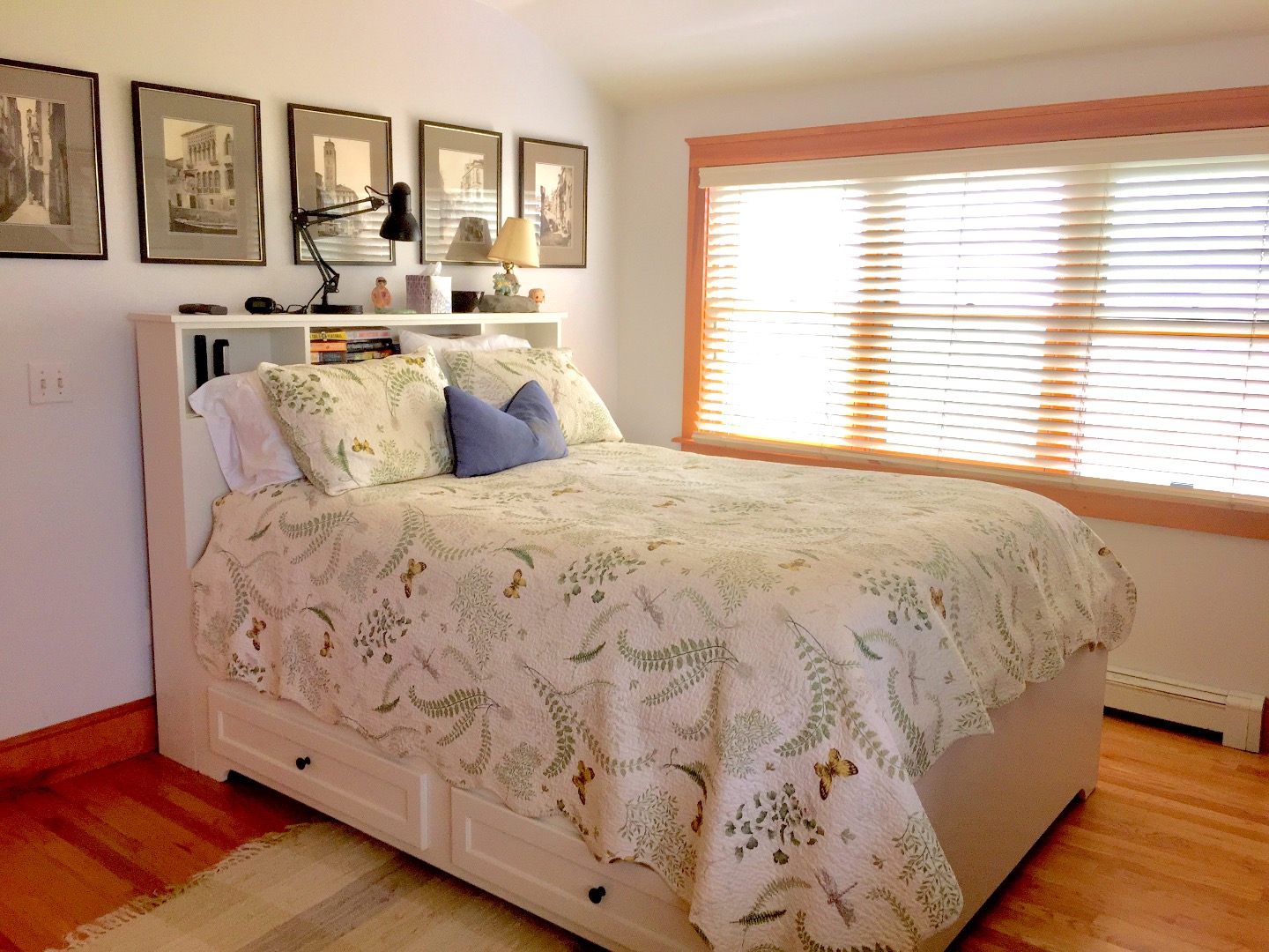 4 Raymonds Way Aquinnah, MA 02535 - Photo 15 of 20 a bedroom with a large bed and a window