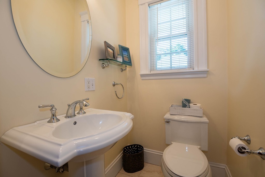 42 Westwood Road Stoneham, MA 02180 - Photo 11 of 30 Gallery Image 11