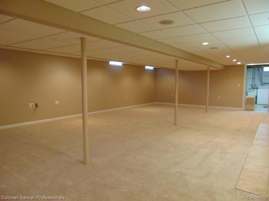 21237 Parklane Road Farmington Hills, MI 48335 - Photo 48 of 56