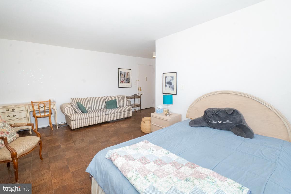 1600 Hagys Ford Road, Unit 7T Penn Valley, PA 19072 - Photo 6 of 24 Living area/Bedroom