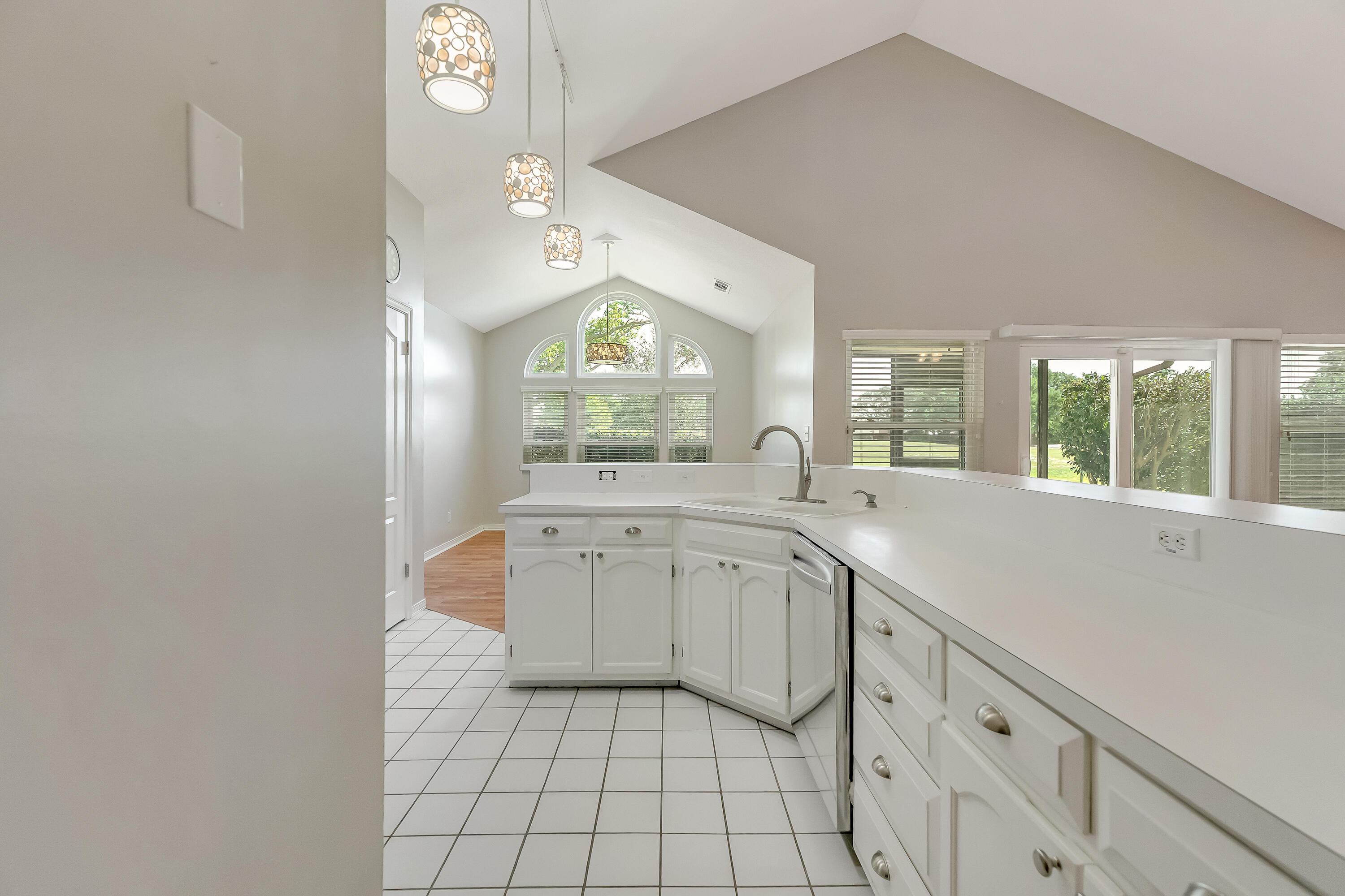 901 Shalimar Cove Shalimar, FL 32579 - Photo 20 of 63 a spacious bathroom with a granite countertop sink mirror and a bathtub