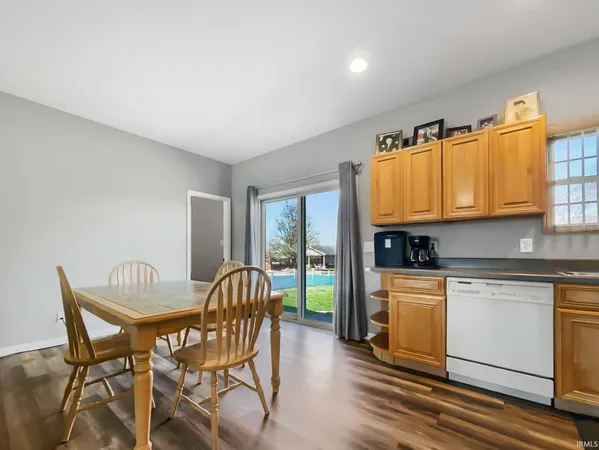 $319,900 | 11308 East Kramers Drive, Evansville, IN 47712