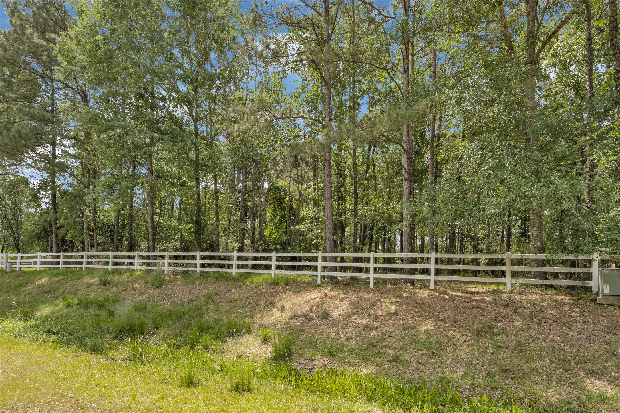 1030 South Commons View Drive Houston, TX 77336 - Photo 2 of 14 Located in The Commons Subdivision