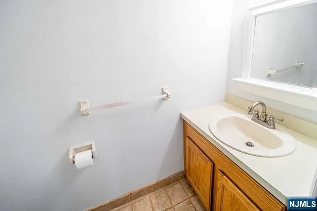 $2,300 | 44 G Manchester Lane, Unit G, West Milford, NJ 07480