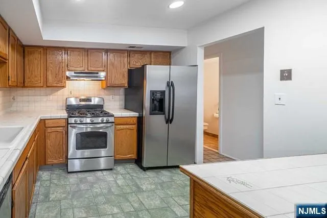 $2,300 | 44 G Manchester Lane, Unit G, West Milford, NJ 07480