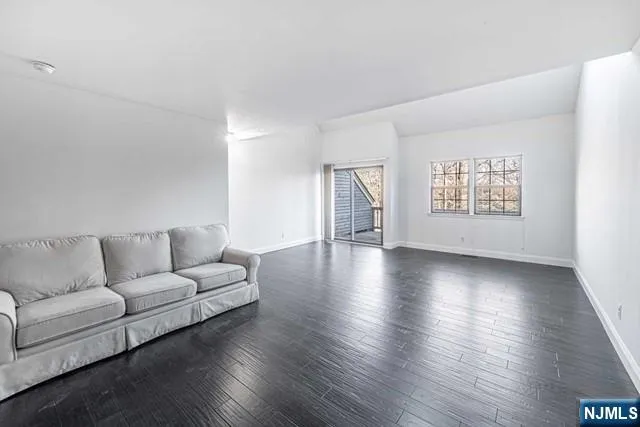 $2,300 | 44 G Manchester Lane, Unit G, West Milford, NJ 07480