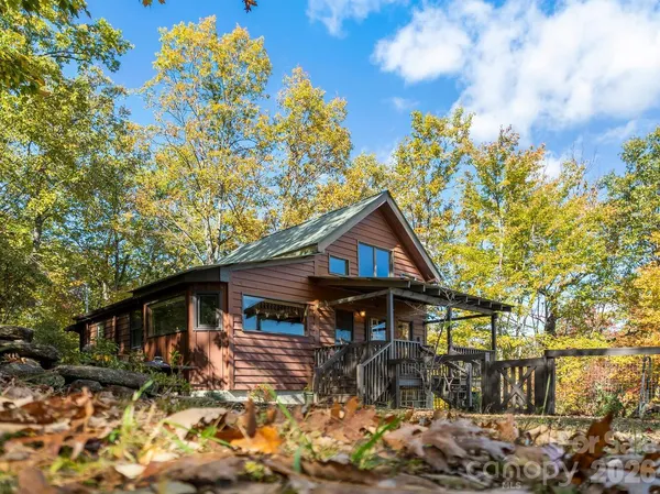 $379,000 | 121 Pairofdice Way Lake, Lake Lure, NC 28746