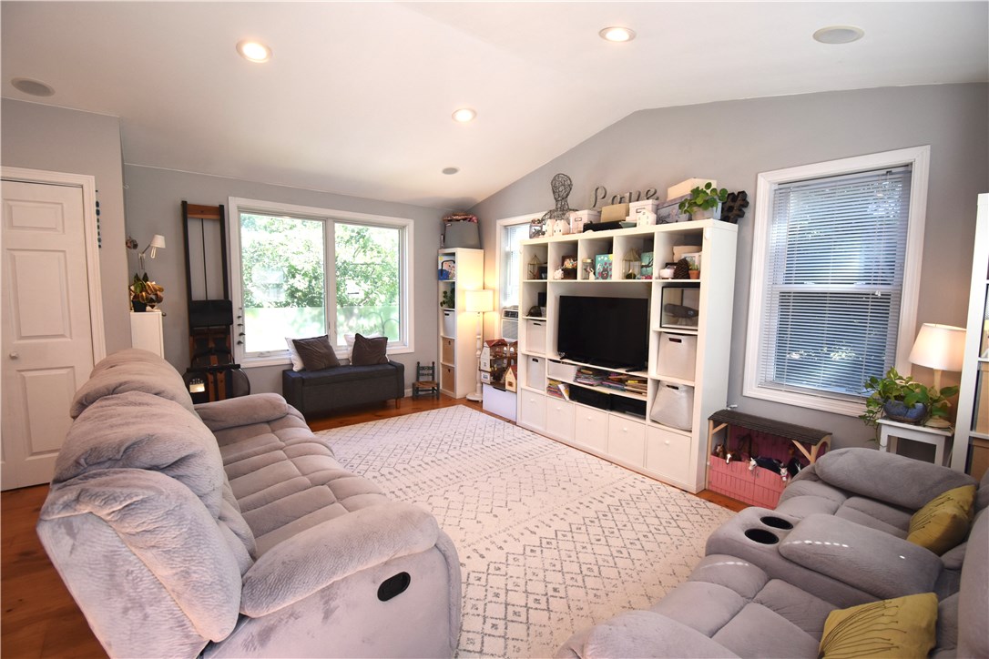 14 Terrace Avenue Warren, RI 02885 - Photo 12 of 23 Gallery Image 12