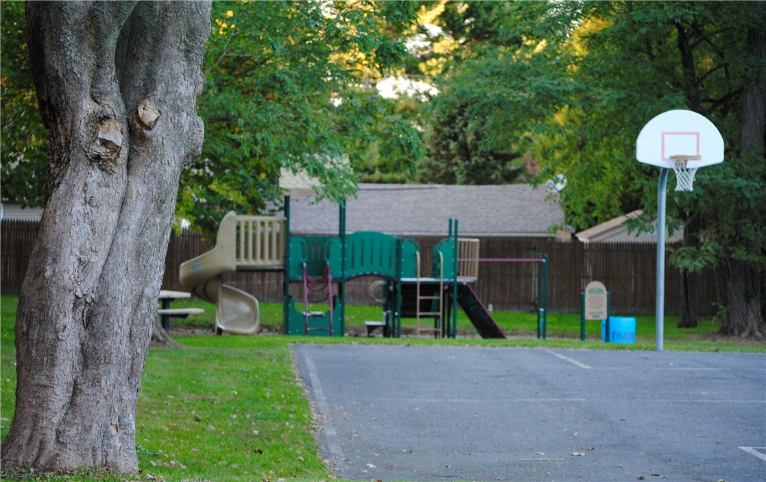 14 Terrace Avenue Warren, RI 02885 - Photo 19 of 23 Gallery Image 19