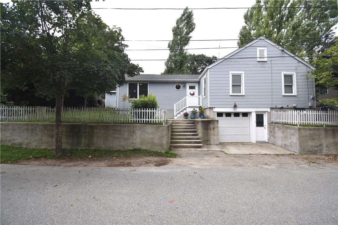 14 Terrace Avenue Warren, RI 02885 - Photo 3 of 23 Gallery Image 3