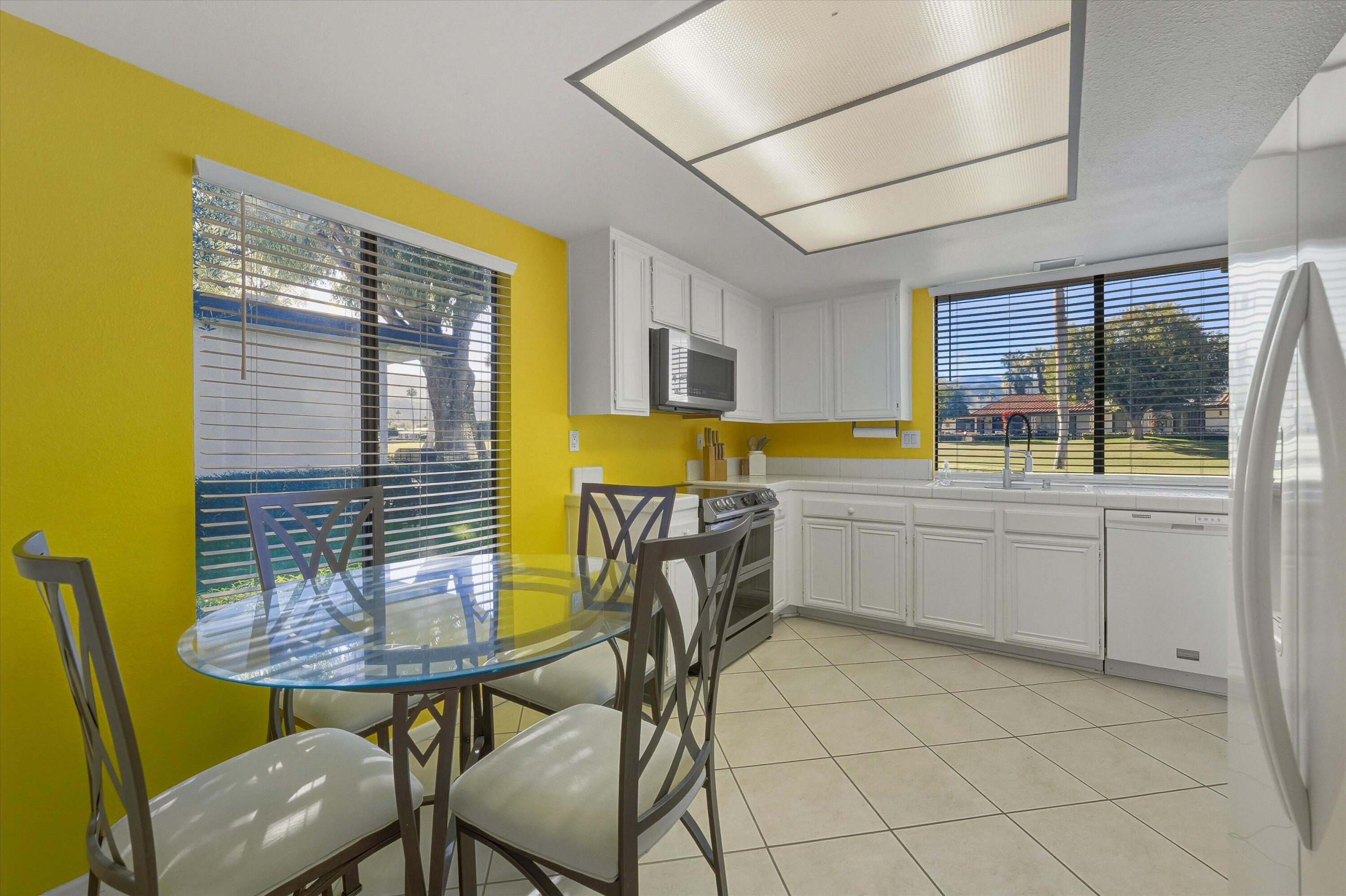 25 Torremolinos Drive Rancho Mirage, CA 92270 - Photo 9 of 20 15-107997146