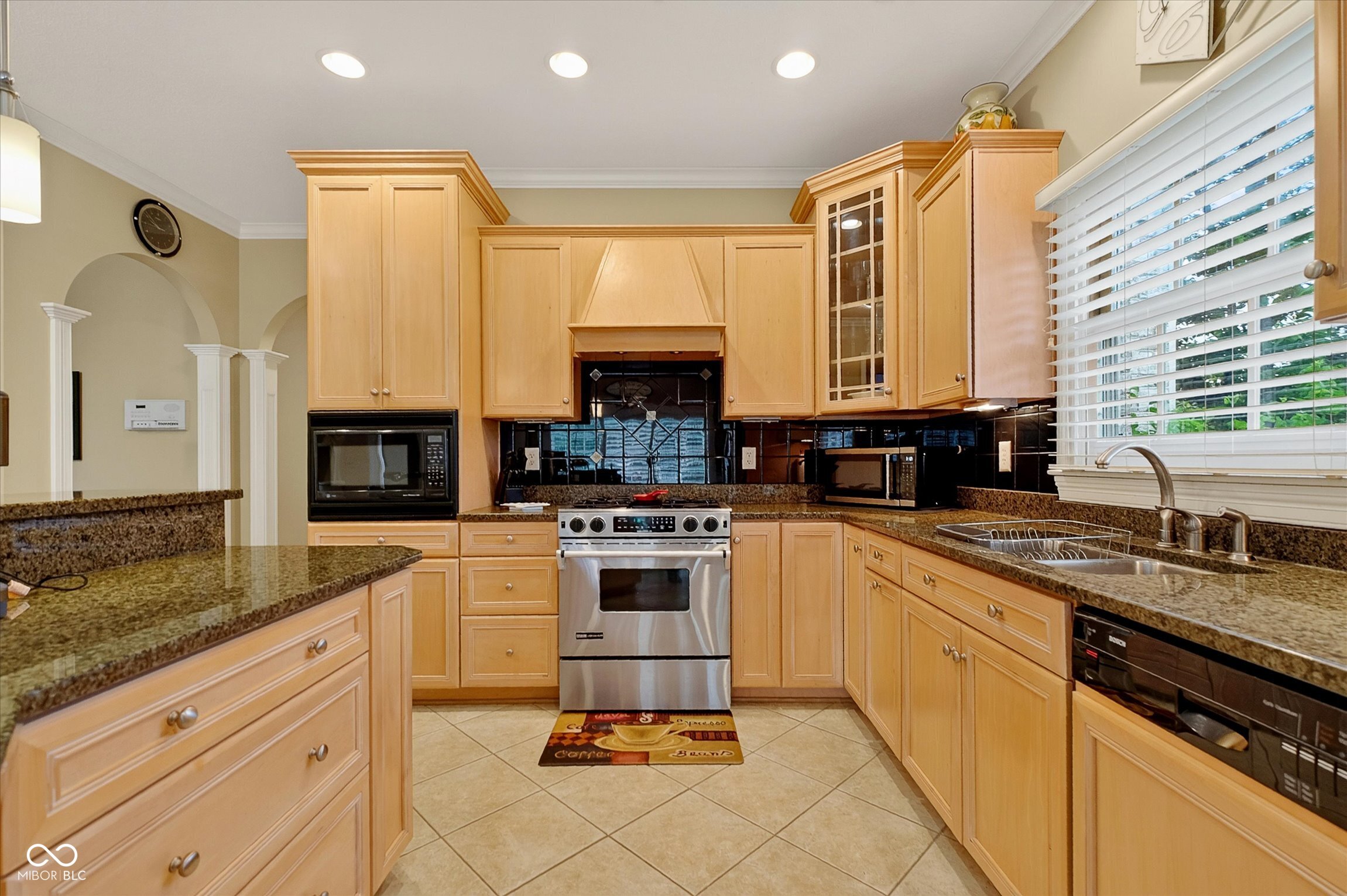 9322 Timberline Way Indianapolis, IN 46256 - Photo 6 of 38