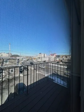 $2,600 | 1129 North Shore Road, Unit 3D, Revere, MA 02151