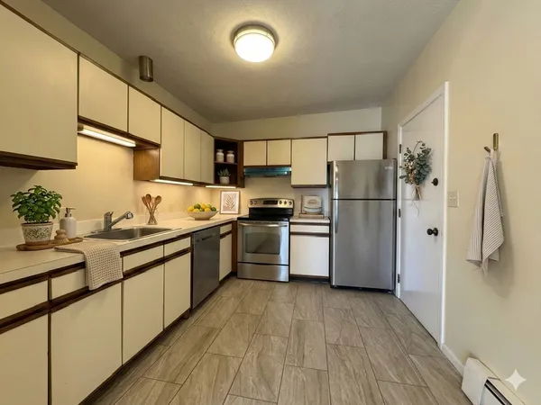 $2,600 | 1129 North Shore Road, Unit 3D, Revere, MA 02151