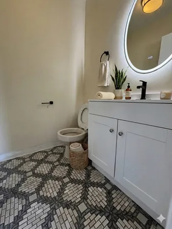 $2,600 | 1129 North Shore Road, Unit 3D, Revere, MA 02151