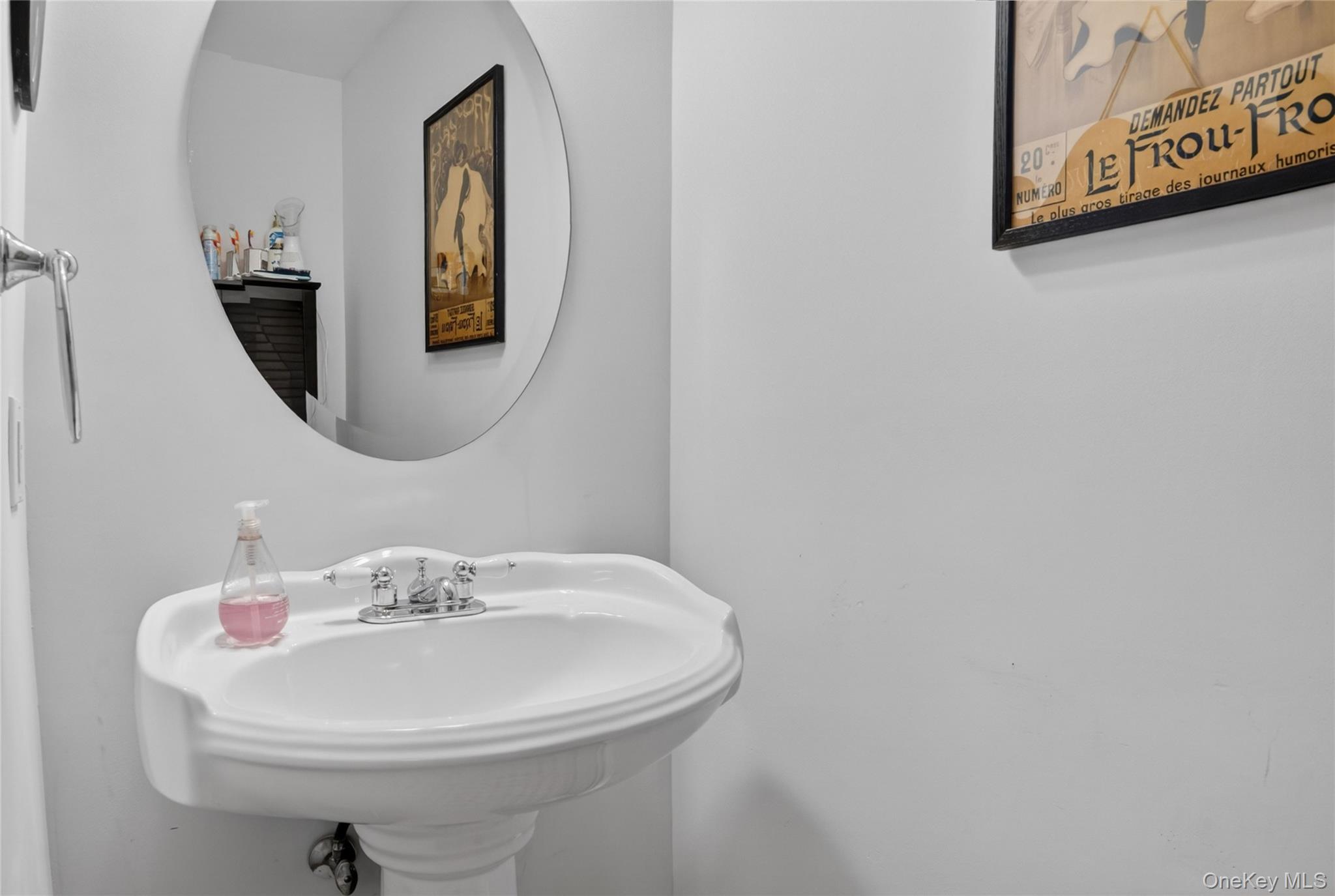 218 Tree Top Crescent Rye Brook, NY 10573 - Photo 14 of 36