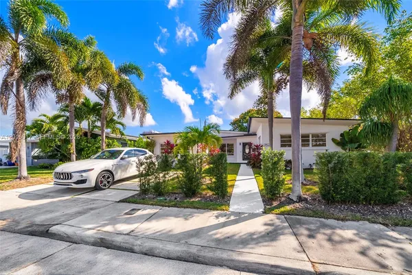$6,900 | 7525 Adventure Avenue, North Bay Village, FL 33141