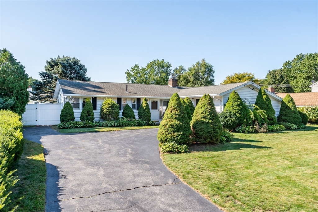 14 Rosslare Road, Unit 14 Framingham, MA 01701 - Photo 2 of 20 a view of a house with garden