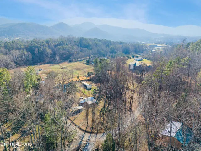 $399,900 | 7810 Berry Williams Road, Townsend, TN 37882
