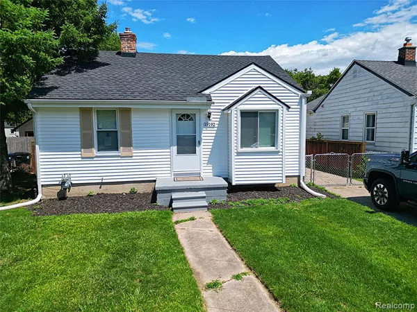 $149,999 | 19192 Negaunee, Redford, MI 48240