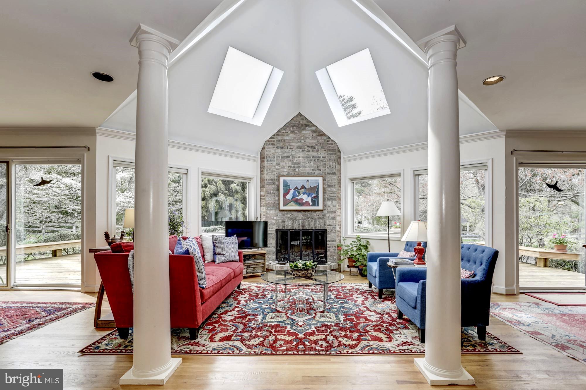 10820 Edison Road Potomac, MD 20854 - Photo 14 of 65 DRAMATIC FAMILY ROOM W/4 SKYLIGHTS & UNIQUE CEILIN