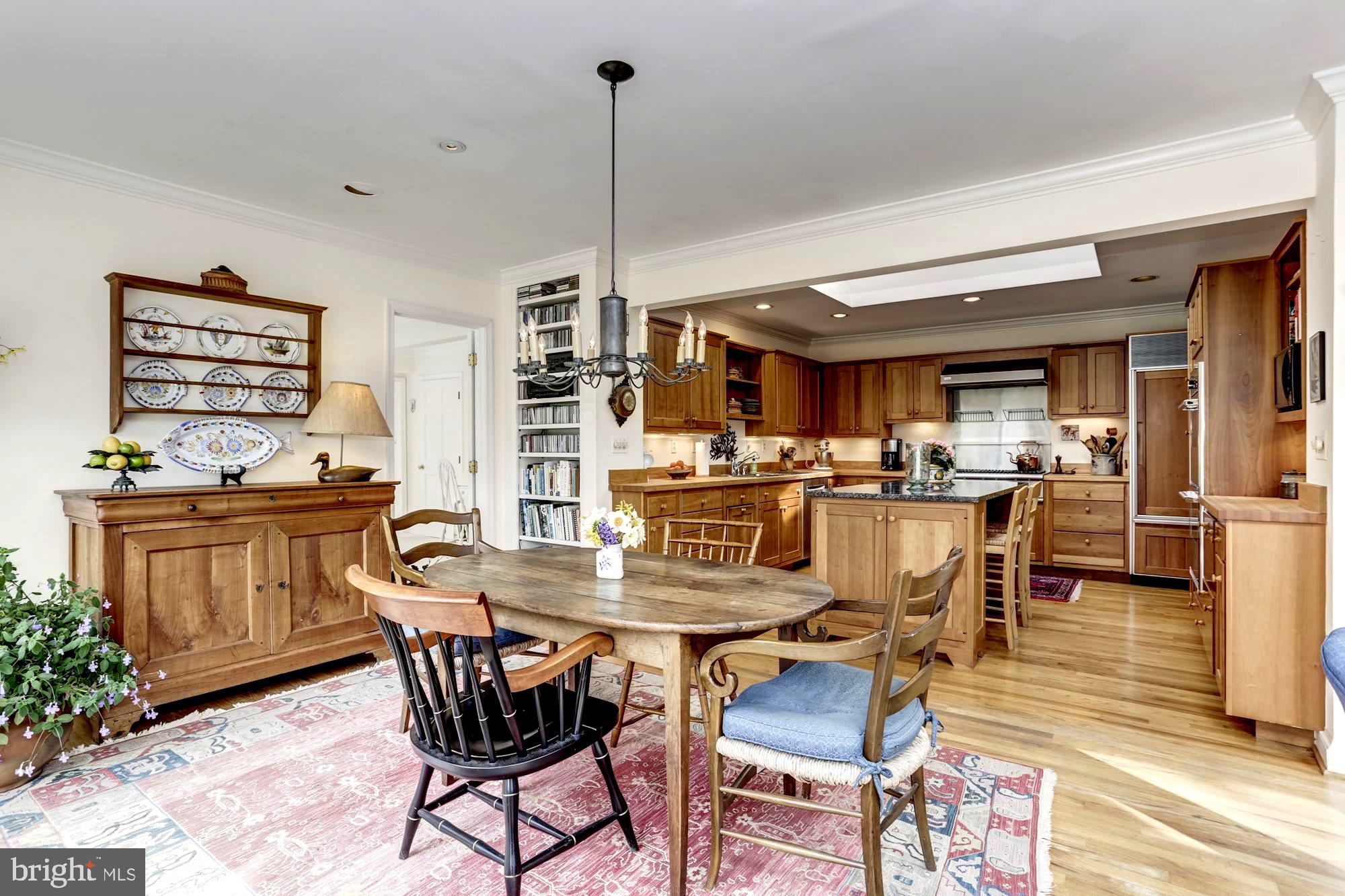 10820 Edison Road Potomac, MD 20854 - Photo 20 of 65 GREAT ENTERTAINING FLOW WITH KITCHEN OPEN TO BACK