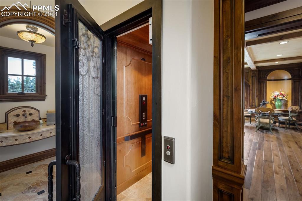 22 Crossland Road Colorado Springs, CO 80906 - Photo 16 of 40