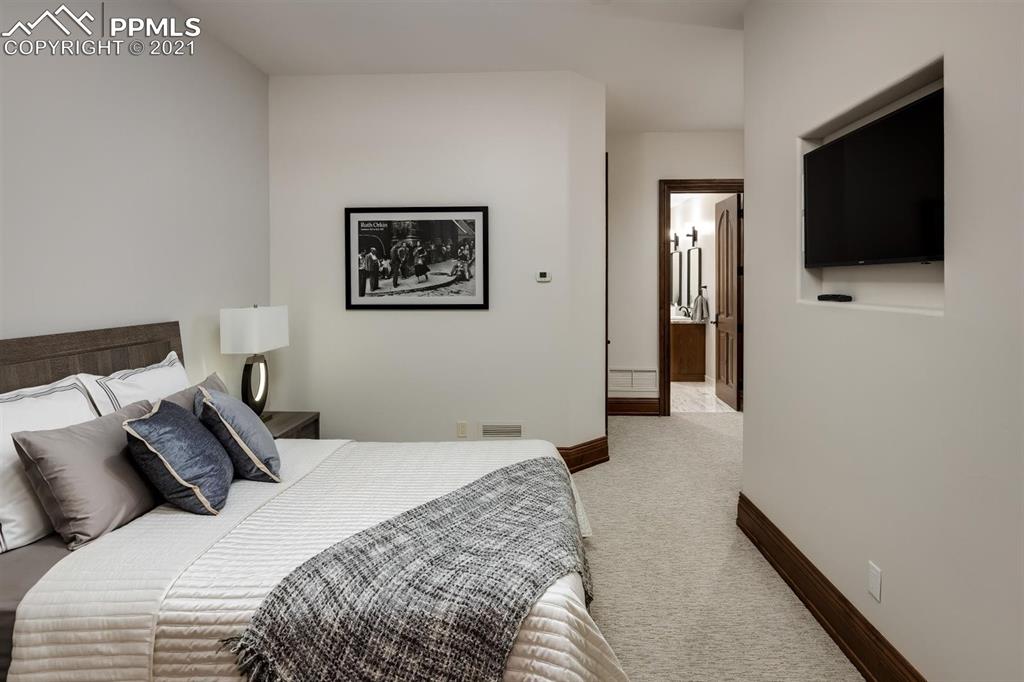 22 Crossland Road Colorado Springs, CO 80906 - Photo 31 of 40