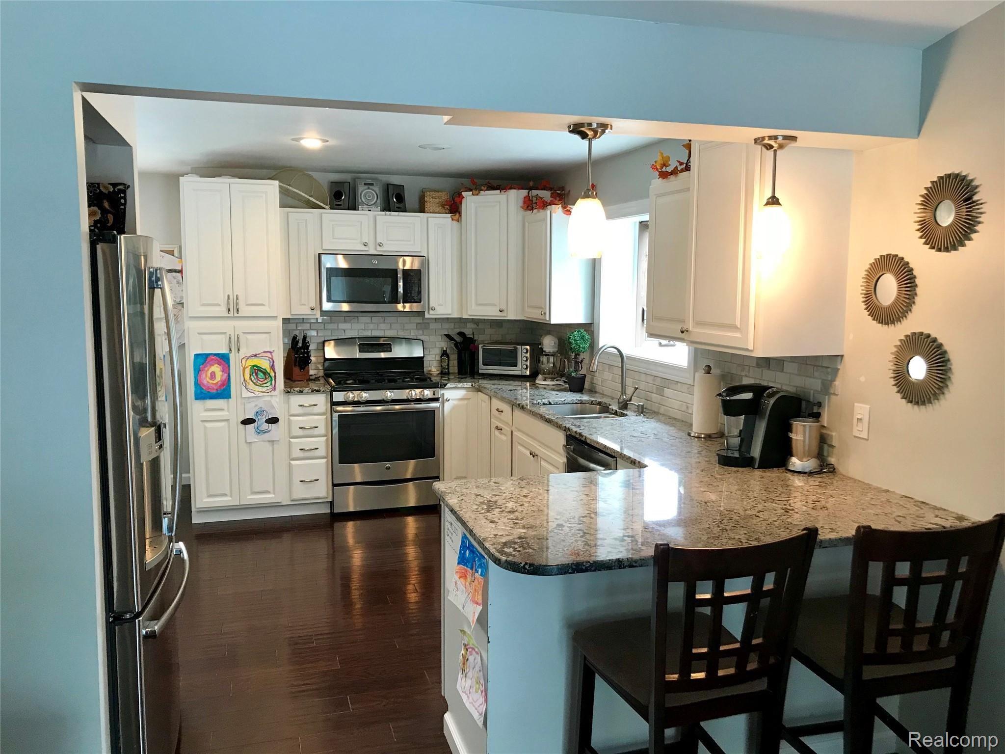 235 Torrent Court Rochester, MI 48307 - Photo 8 of 30 Torrent Kitchen 2.jpg