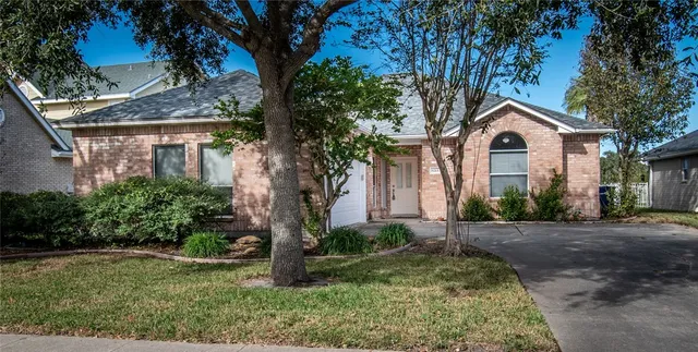 $2,100 | 8213 Etienne Drive, Corpus Christi, TX 78414