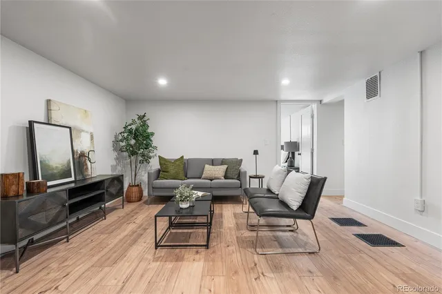 $829,000 | 701 West Quincy Avenue, Englewood, CO 80110