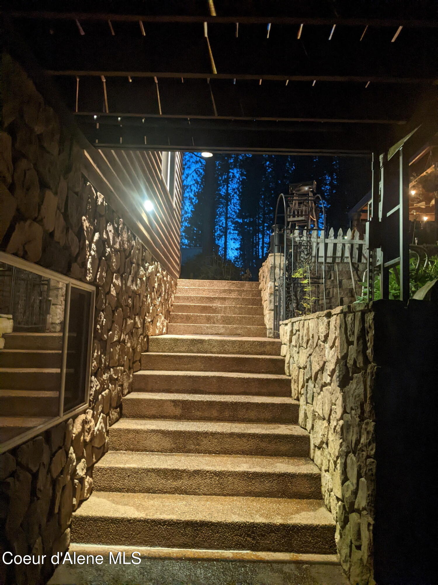 483 Paradise Road Pinehurst, ID 83850 - Photo 14 of 23 863893461035616831