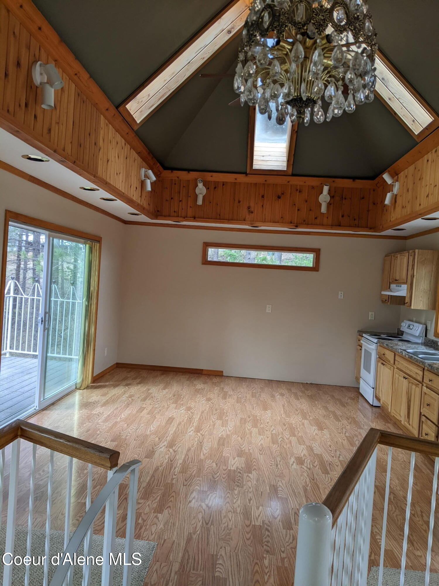 483 Paradise Road Pinehurst, ID 83850 - Photo 5 of 23 3888944185085771998