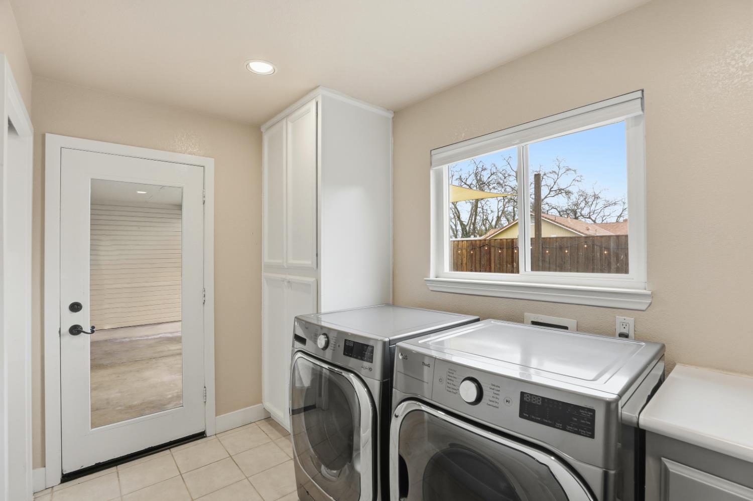 4208 Sherlock Way Citrus Heights, CA 95610 - Photo 16 of 37