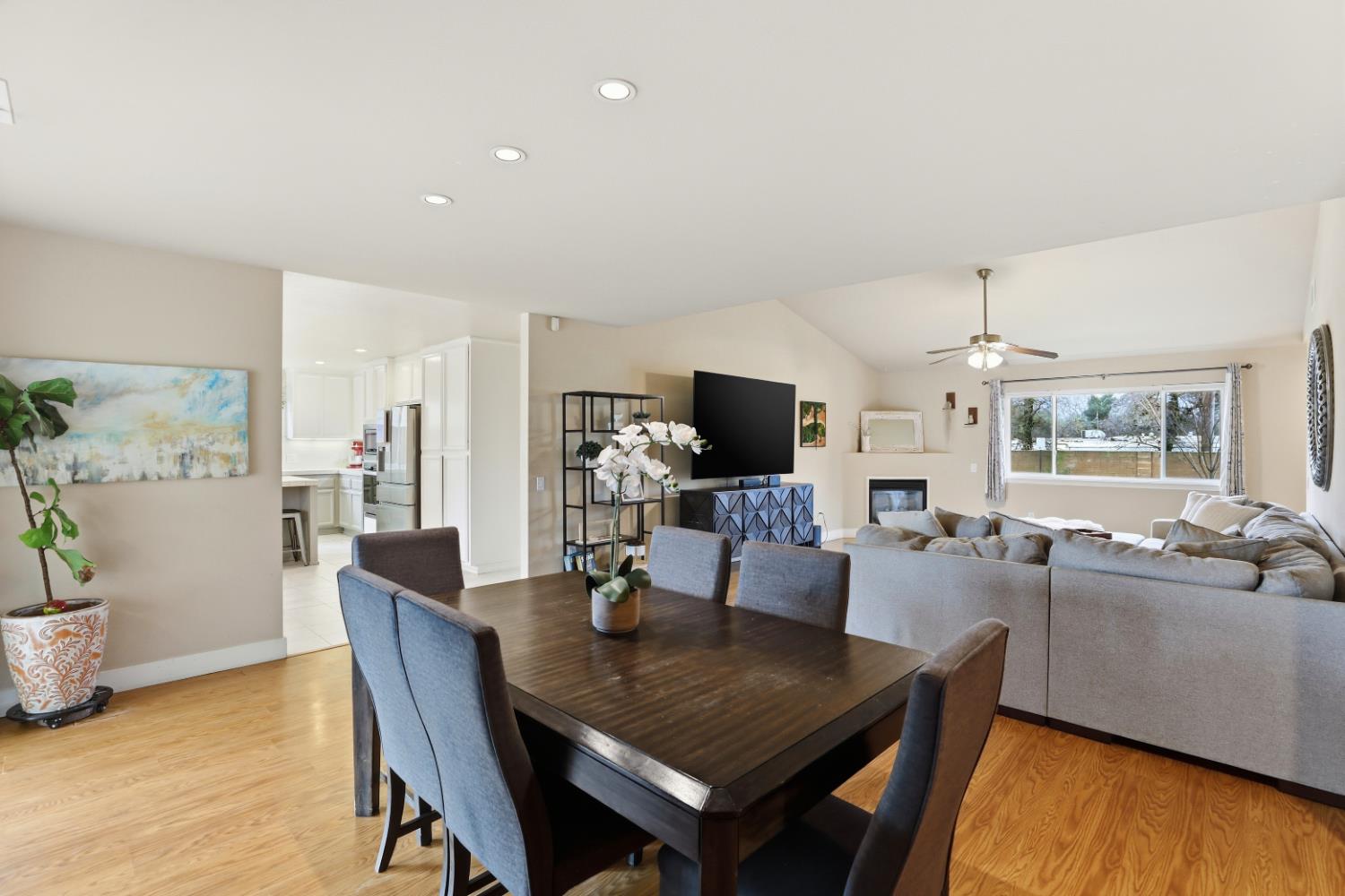 4208 Sherlock Way Citrus Heights, CA 95610 - Photo 7 of 37