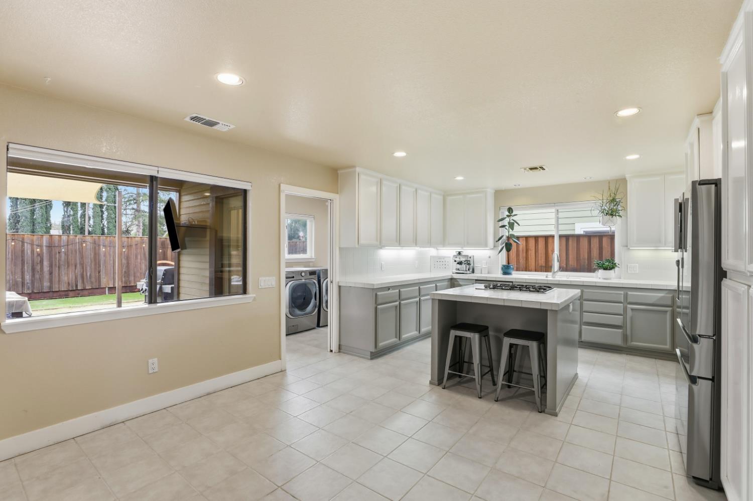 4208 Sherlock Way Citrus Heights, CA 95610 - Photo 8 of 37