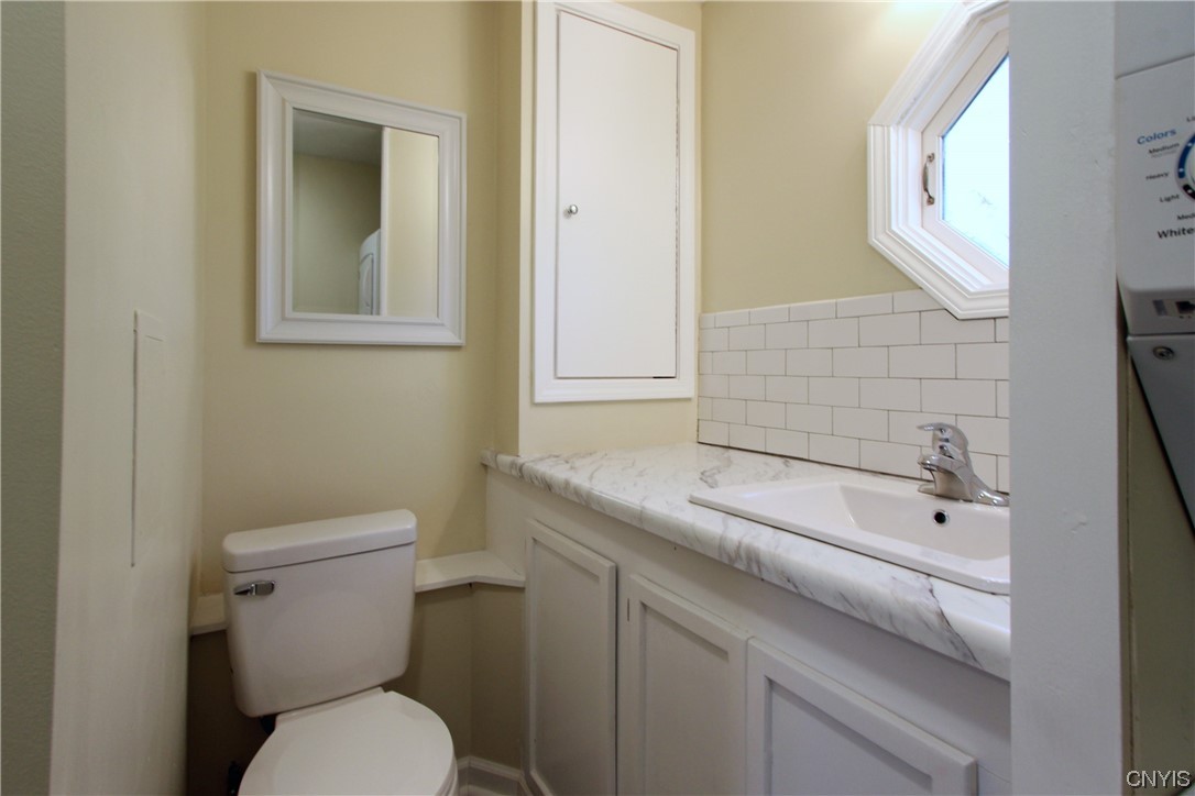 369 1/2 Beach Road Syracuse, NY 13209 - Photo 15 of 18