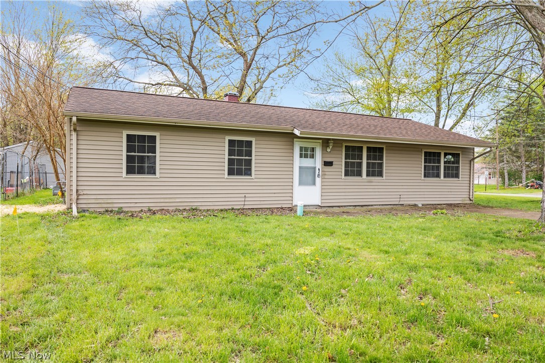 34067 Bainbridge Road North Ridgeville, OH 44039 - Photo 2 of 33 Single story home with a front lawn