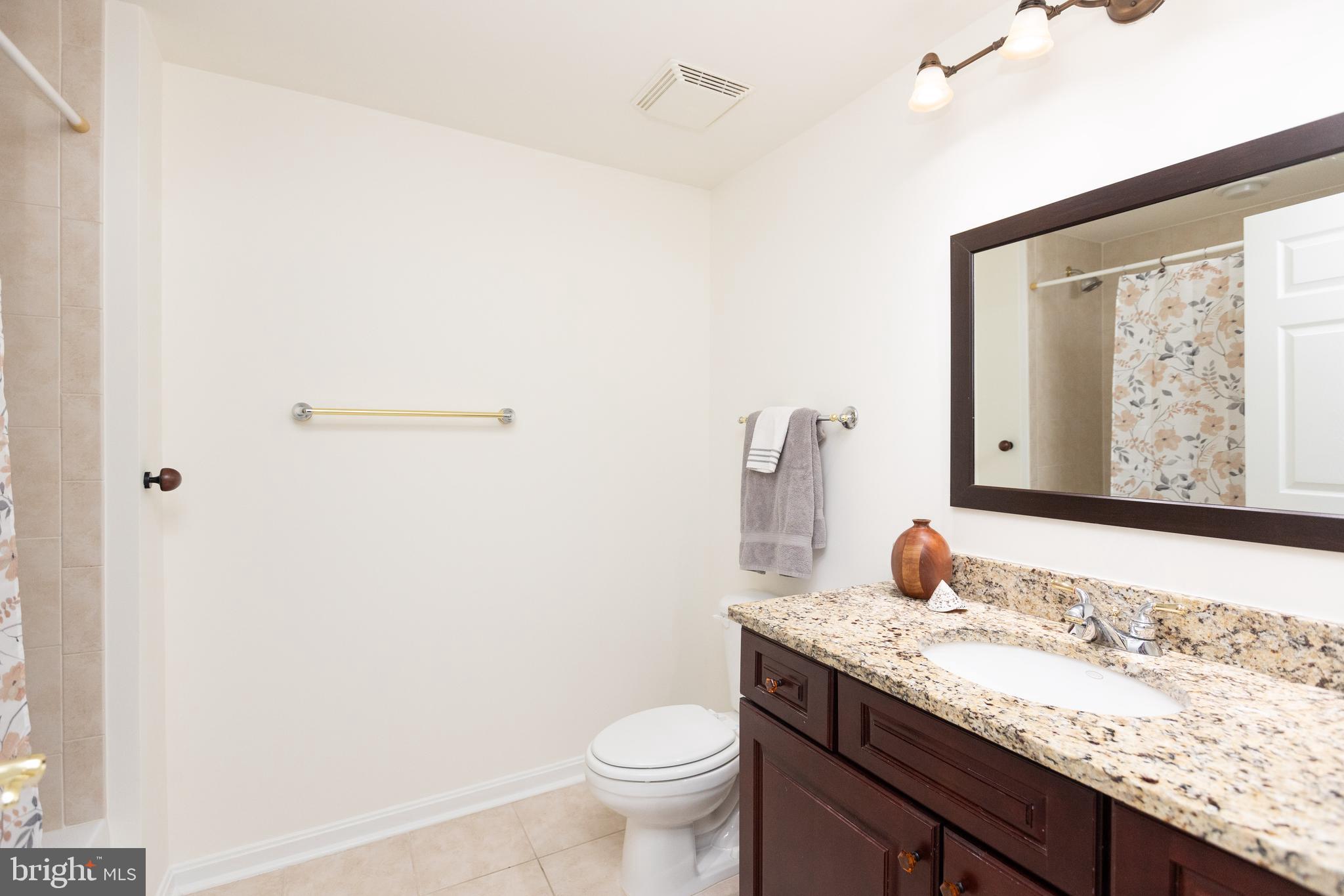 12251 Roundwood Road, Unit 508 Lutherville-Timonium, MD 21093 - Photo 24 of 38 2nd Full Bath with Tub