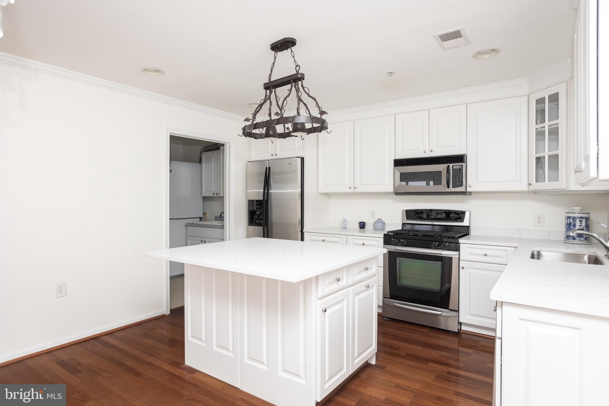 12251 Roundwood Road, Unit 508 Lutherville-Timonium, MD 21093 - Photo 6 of 38