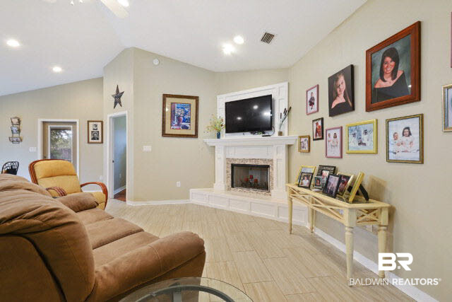 7150 Raintree Lane Gulf Shores, AL 36542 - Photo 4 of 15 Living Area