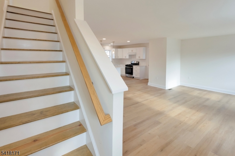 5 Cooks Road Denville, NJ 07834 - Photo 3 of 25